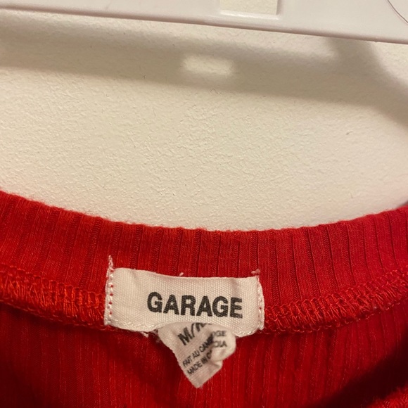 garage bright red - Picture 2 of 2